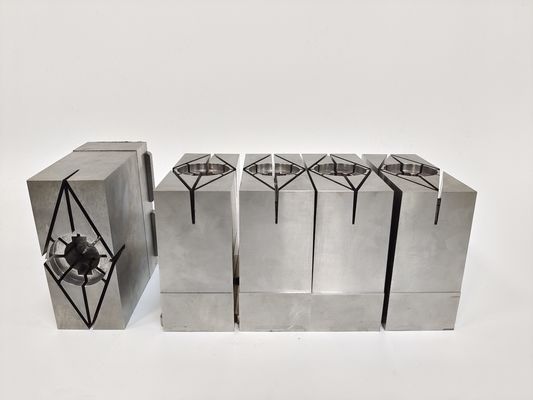 H13 (1.2344) যথার্থ ছাঁচ কোষ ইনজেকশন টুলিং জন্য কঠোর সন্নিবেশ